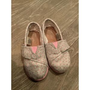 TOMS Alpargata Tiny Kids Toddler Size 9 Pink Sherpa Lined Classic Slip On Shoes